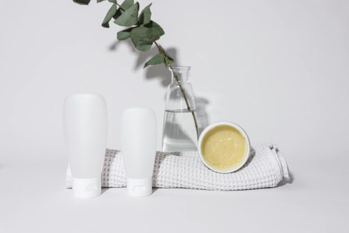 bathroom accessories with open cream